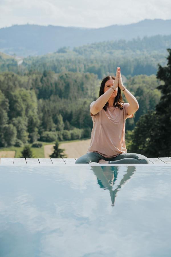 Am Wildbachberg - Luxus Ferienhaeuser Mit Infinitypool, Privatsauna Und Weinkeller Deutschlandsberg Bagian luar foto