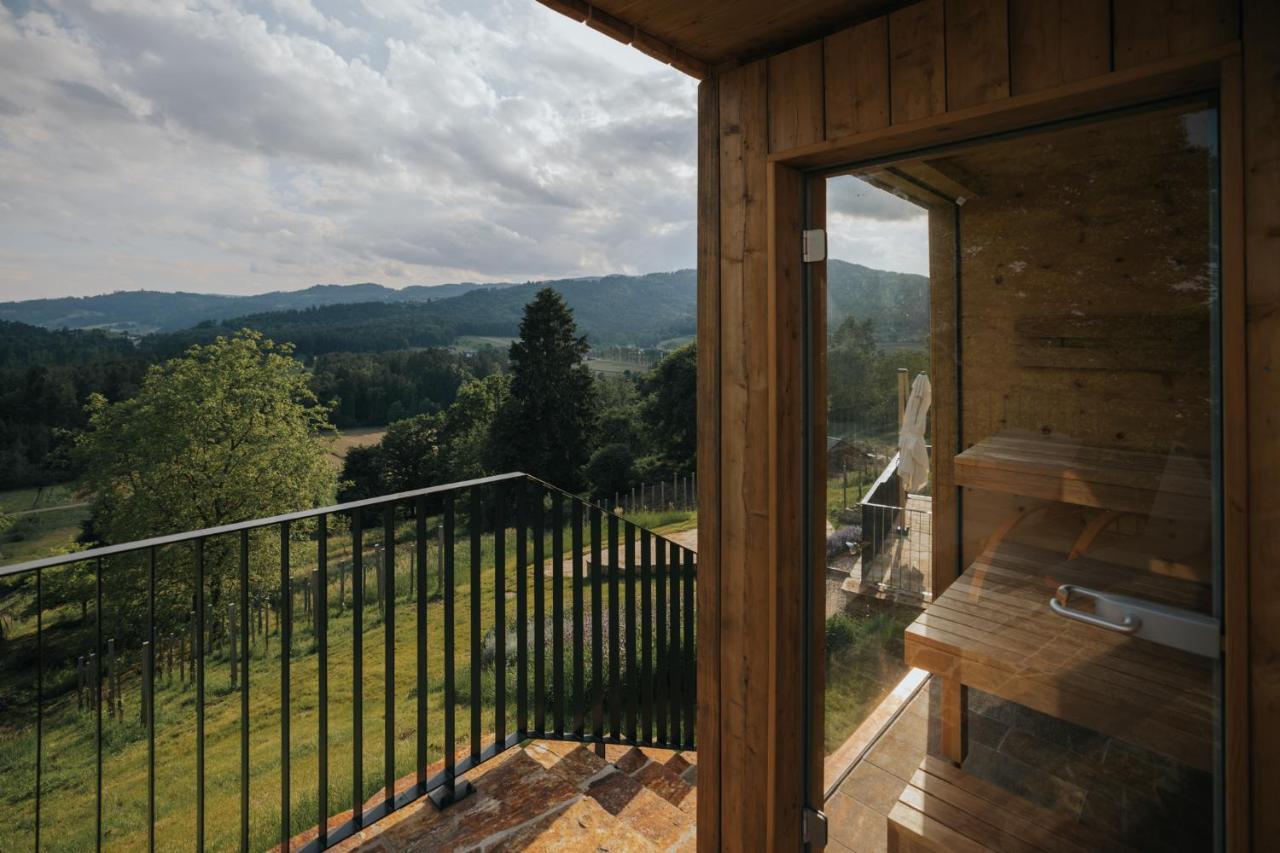 Am Wildbachberg - Luxus Ferienhaeuser Mit Infinitypool, Privatsauna Und Weinkeller Deutschlandsberg Bagian luar foto