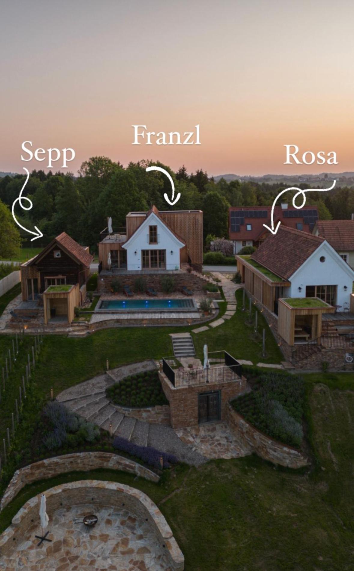Am Wildbachberg - Luxus Ferienhaeuser Mit Infinitypool, Privatsauna Und Weinkeller Deutschlandsberg Bagian luar foto