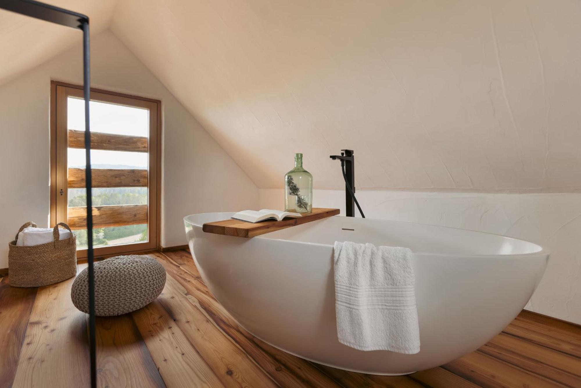 Am Wildbachberg - Luxus Ferienhaeuser Mit Infinitypool, Privatsauna Und Weinkeller Deutschlandsberg Bagian luar foto