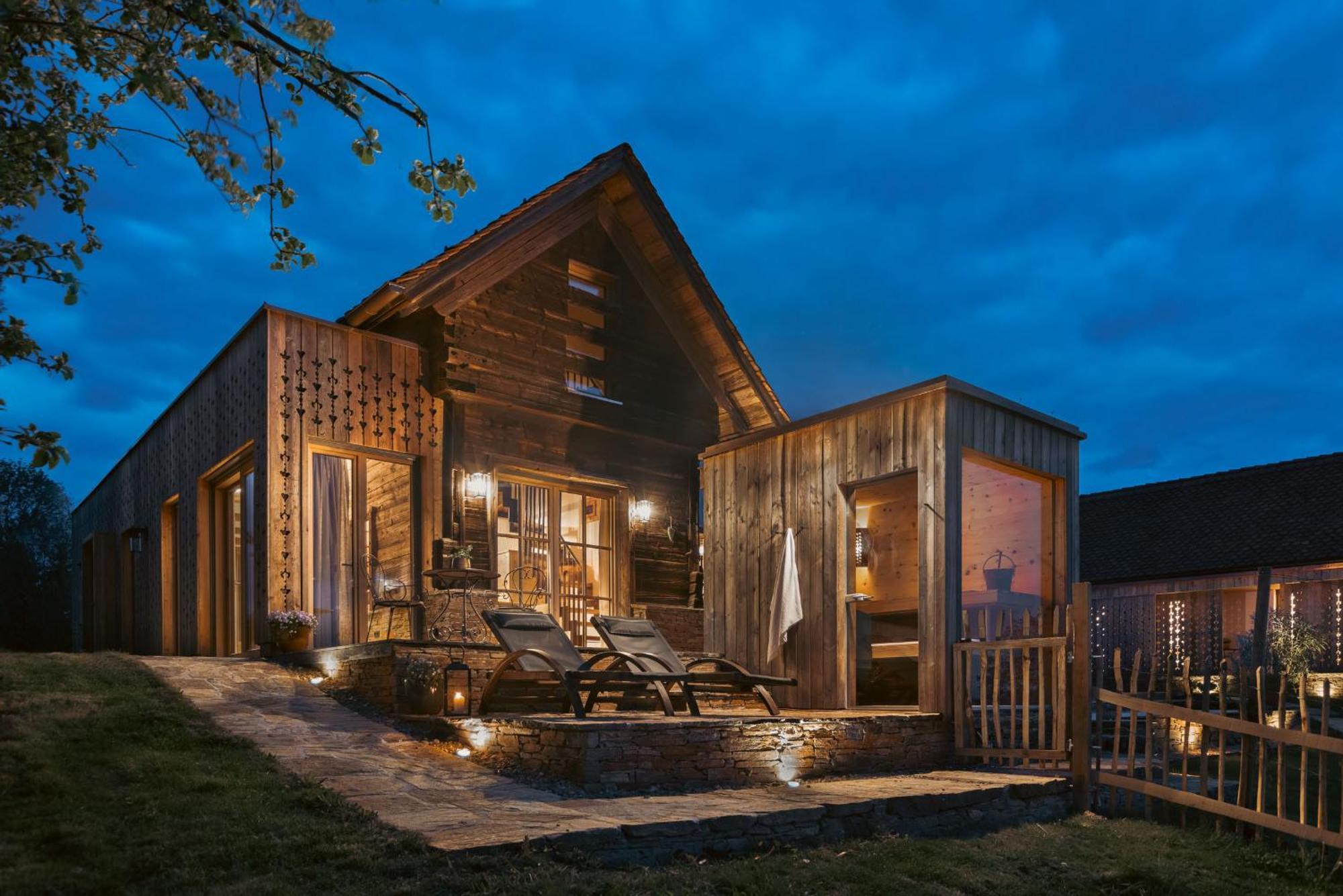 Am Wildbachberg - Luxus Ferienhaeuser Mit Infinitypool, Privatsauna Und Weinkeller Deutschlandsberg Bagian luar foto