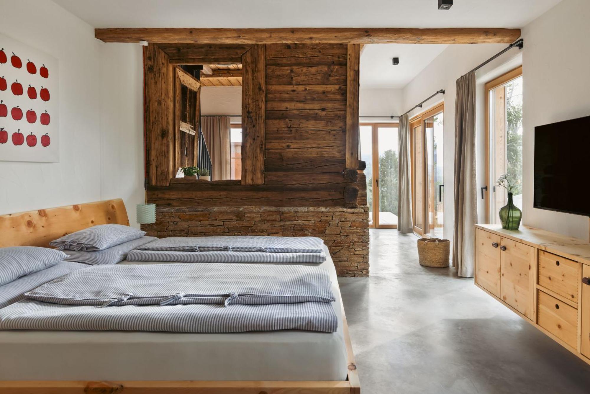 Am Wildbachberg - Luxus Ferienhaeuser Mit Infinitypool, Privatsauna Und Weinkeller Deutschlandsberg Bagian luar foto