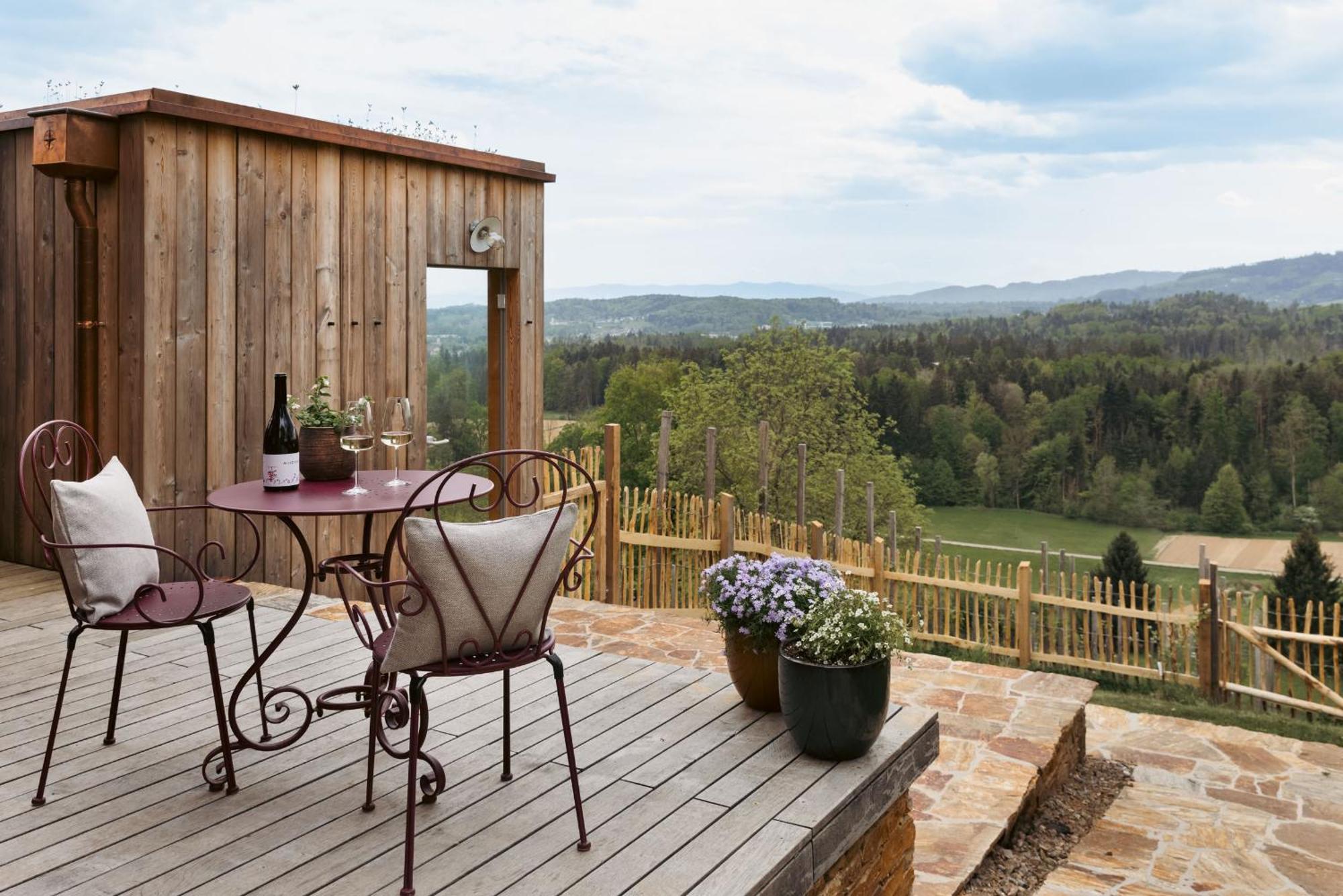 Am Wildbachberg - Luxus Ferienhaeuser Mit Infinitypool, Privatsauna Und Weinkeller Deutschlandsberg Bagian luar foto